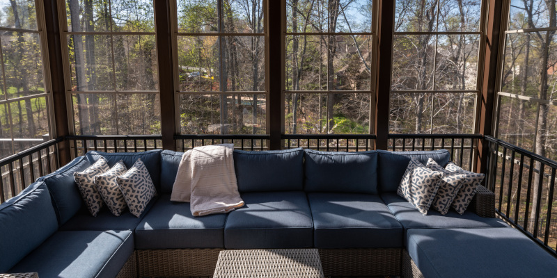 No More Mosquitos: Your Guide to Screen Room Construction 